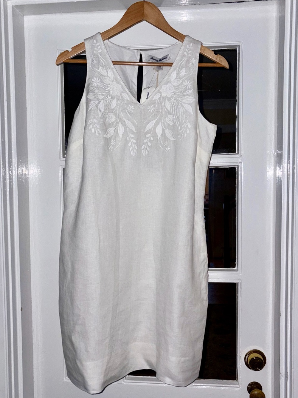 NWT Tommy Bahama White Sleeveless V‑Neck Linen Dress with Floral Embroidery